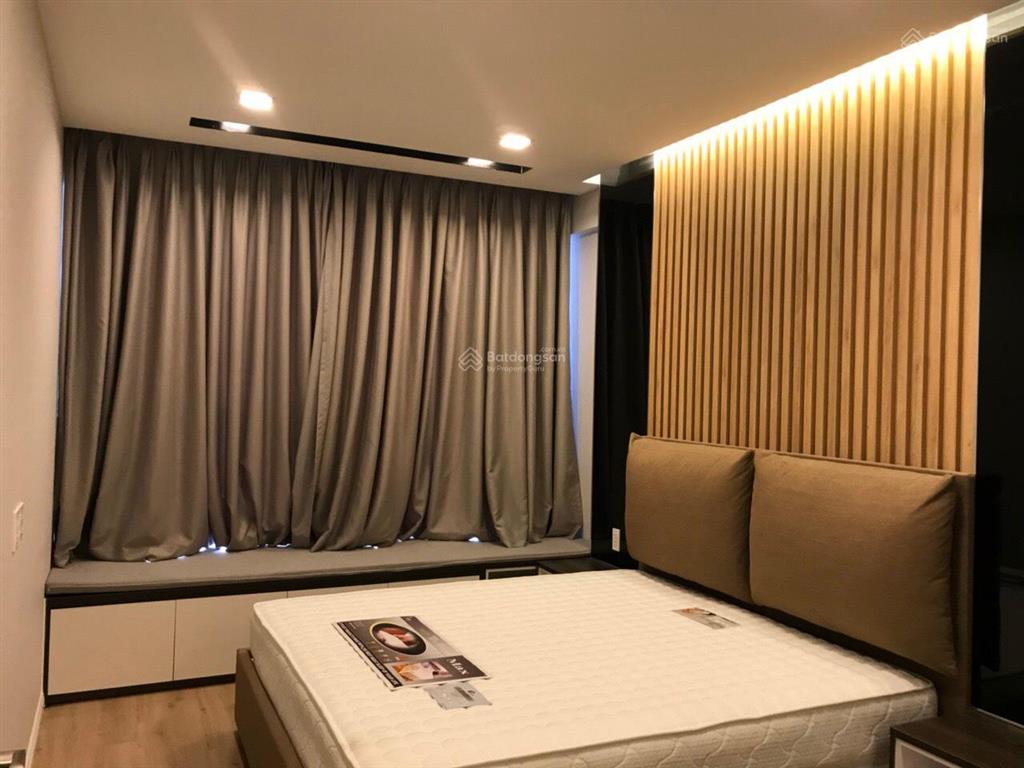 Bán căn hộ chung cư 2pn 2wc tại the prince residence, giá 7,2 tỷ, 72m2  0907 909 *** hùng