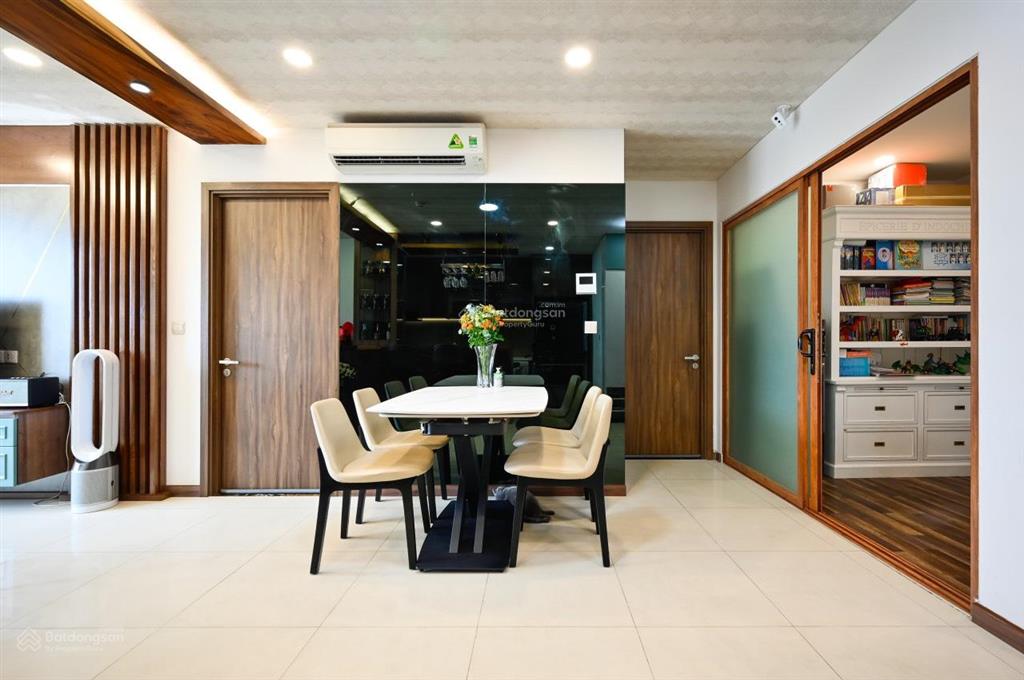 Bán xi grand court quận 10 sổ hồng, 72m2 2pn 2wc có ban công giá 6,5 tỷ sổ.  0907 909 *** hùng