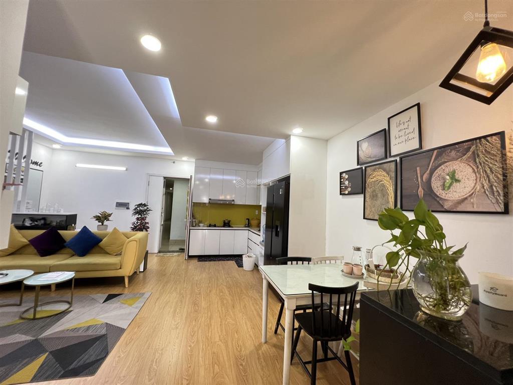 Bán gấp căn hộ chung cư res green, tân phú, dt 75m2 2pn 2wc sổ giá 5,1 tỷ.  0907 909 *** hùng