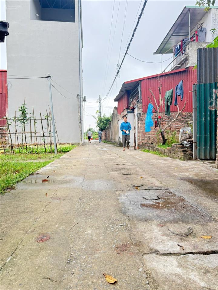 Bán nhanh 50m2 nam hồng, gần cầu thăng long  mặt ngõ ô tô 7 chỗ, chỉ 4 tỷ  0983 606 ***