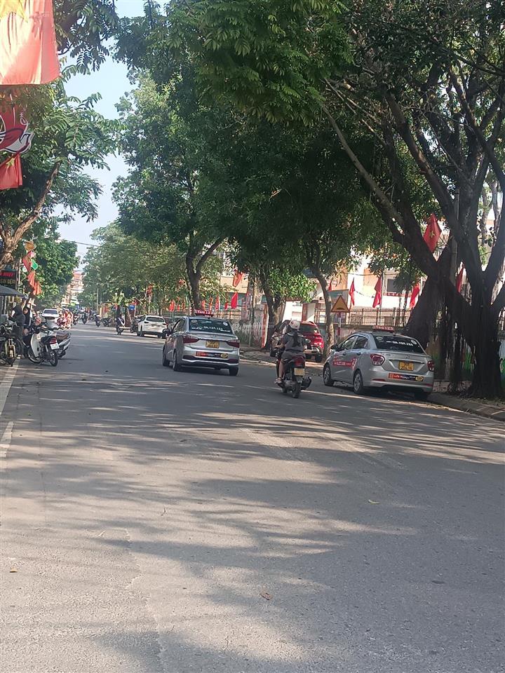 Bán 62m2 bắc hồng ,đông anh ,ngõ ô tô tải giá 65tr/m2 còn thương lượng .0983 606 ***