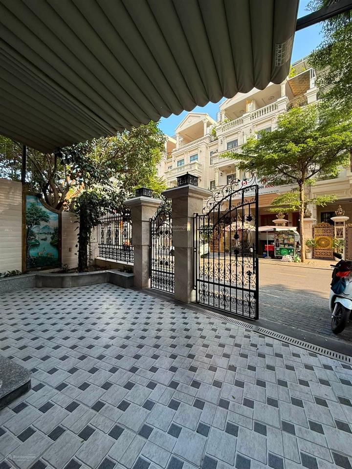Cho thuê biệt thự 10 x 20m có thang máy cityland park hills gò vấp