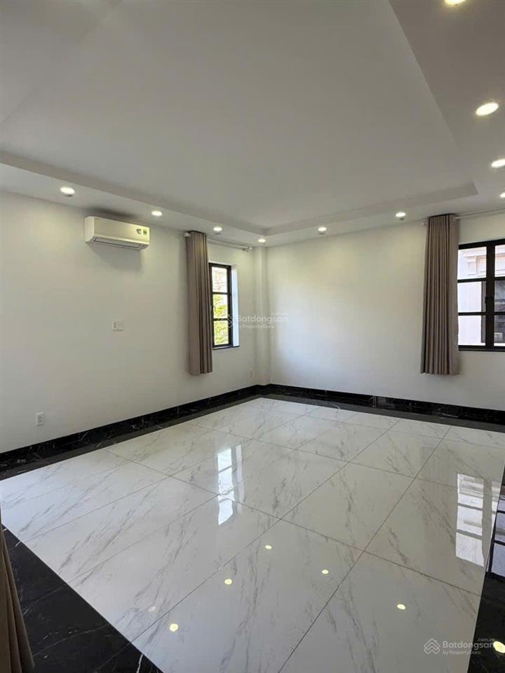 Cho thuê biệt thự 10 x 20m có thang máy cityland park hills gò vấp