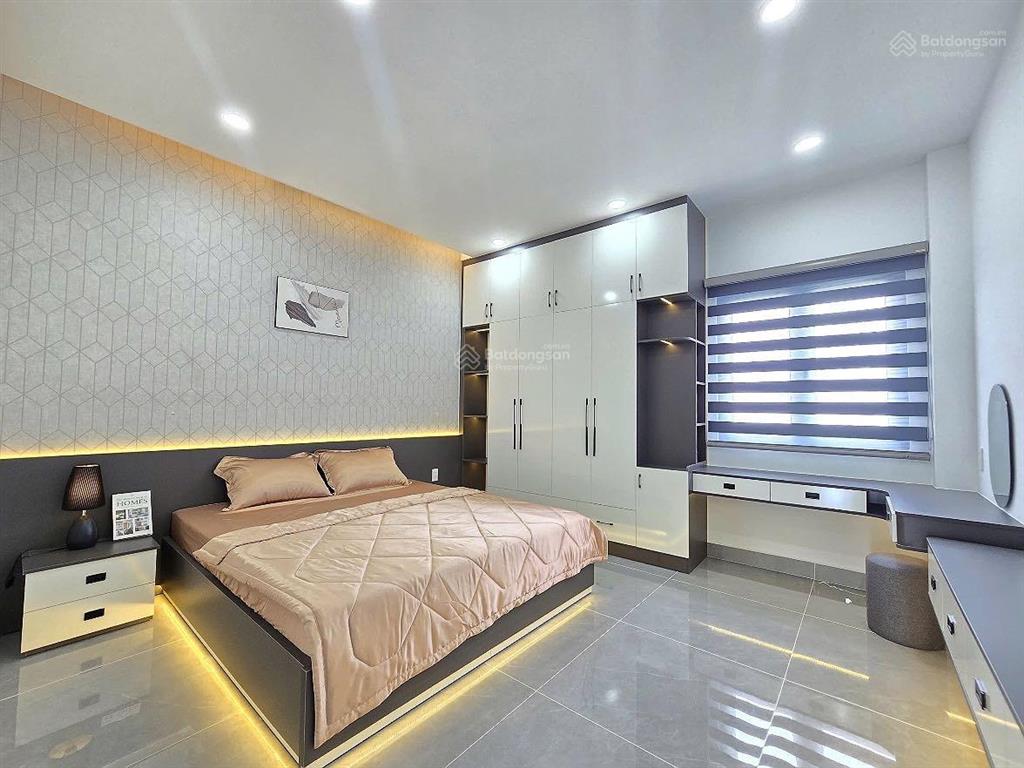 Bán nhà mặt tiền nb cầu ba phụ 84m2, 1 trệt 1 lửng 3 lầu. gần công viên 150ha q12