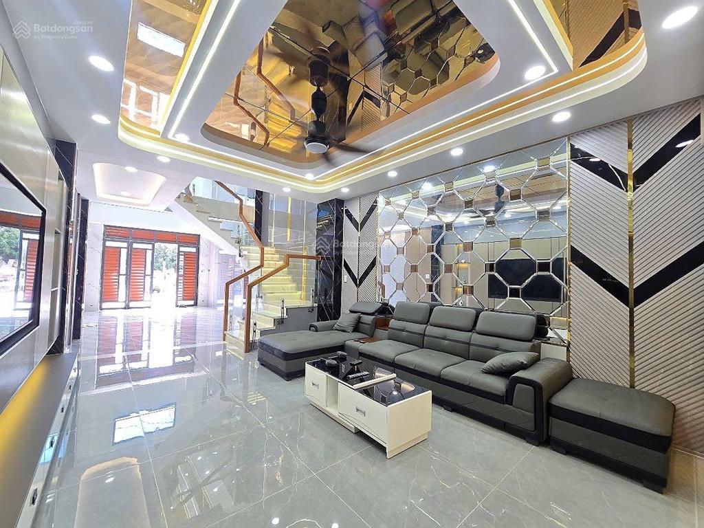 Bán nhà mặt tiền nb cầu ba phụ 84m2, 1 trệt 1 lửng 3 lầu. gần công viên 150ha q12
