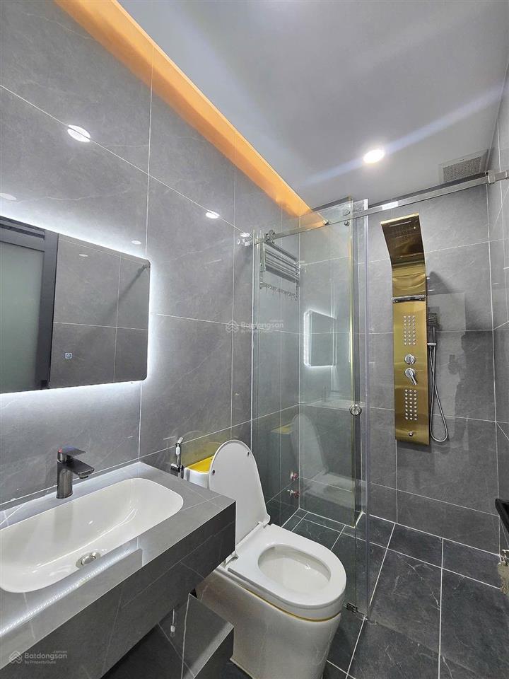 Bán nhà mặt tiền nb cầu ba phụ 84m2, 1 trệt 1 lửng 3 lầu. gần công viên 150ha q12