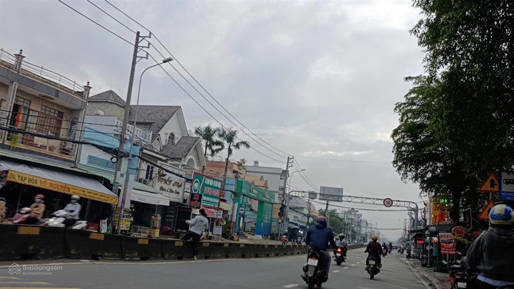 Bán nhà mặt tiền nguyễn hữu trí tân túc bình chánh 149m2 thổ cư 100% ở kinh doanh ngay giá 10,8 tỷ