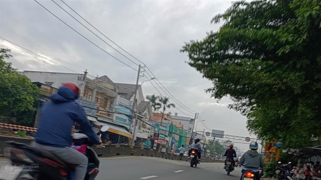 Bán nhà mặt tiền nguyễn hữu trí tân túc bình chánh 149m2 thổ cư 100% ở kinh doanh ngay giá 10,8 tỷ