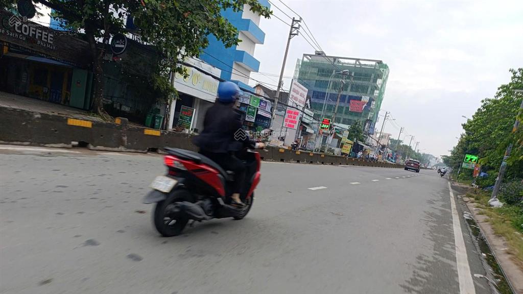 Bán nhà mặt tiền nguyễn hữu trí ở tân túc 207m2 ngang 5m gần ngã 4 bình đình kd đa ngành tl 14,8 tỷ