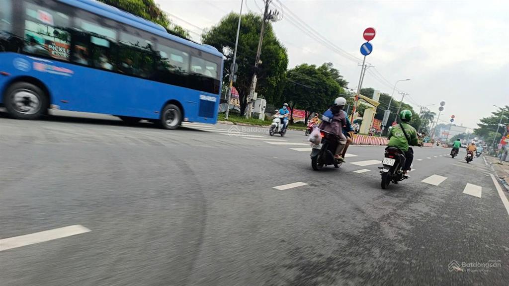 Bán nhà mặt tiền nguyễn hữu trí ở tân túc 207m2 ngang 5m gần ngã 4 bình đình kd đa ngành tl 14,8 tỷ