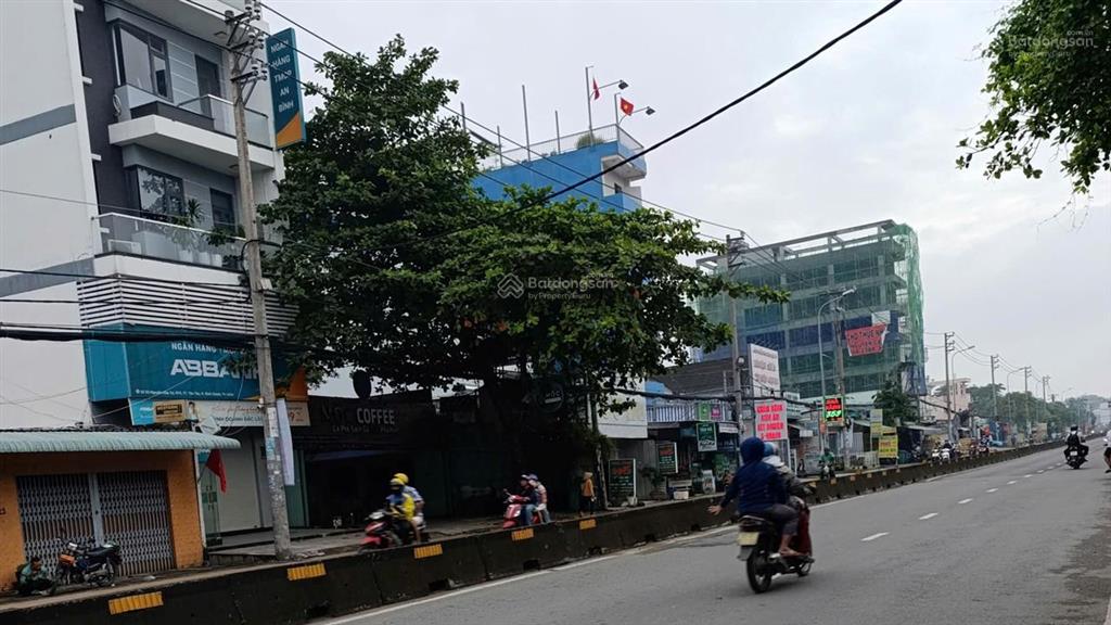 Nhà mặt tiền nguyễn hữu trí cạnh ngã 4 bình điền ql1a 223m2 ngang 5,2m  bán 17,6 tỷ  kd đa ngành