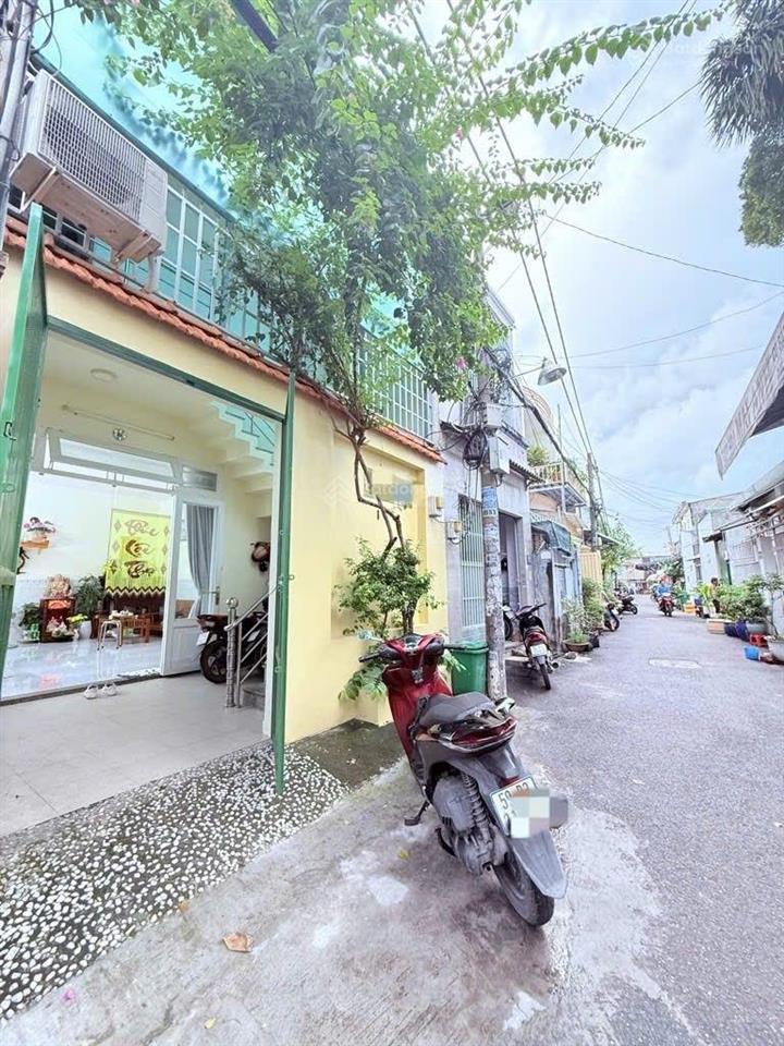 Nhà 5x18, giá 9,x tỷ, hẻm 5m hồ đắc di, sát ga t3, tân phú giáp tân bình  7 phòng