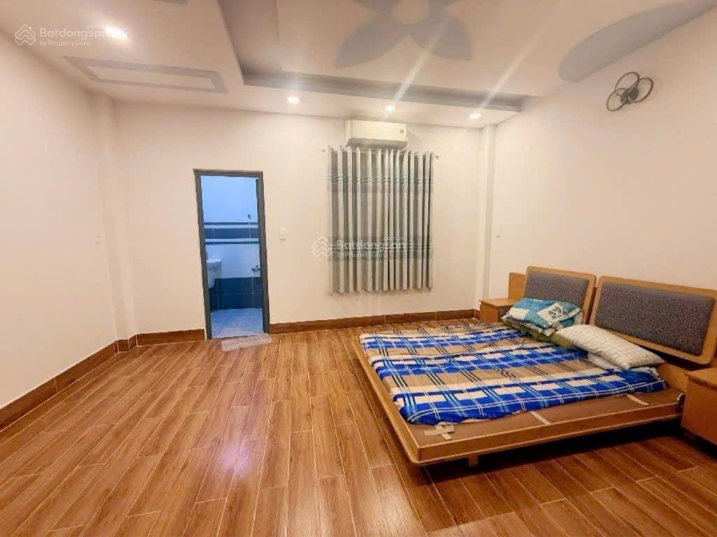 Nhà 3 tầng, dt 5x20m, giá 7,x tỷ, đường tân kỳ tân quý, bình tân, hẻm 5m