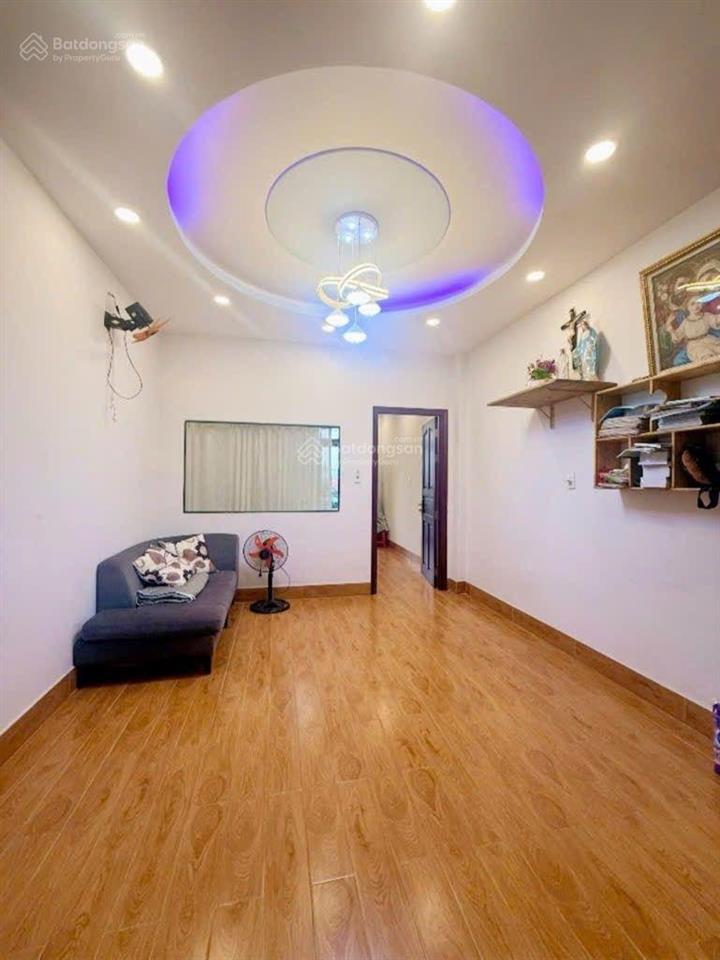 Nhà 3 tầng, dt 5x20m, giá 7,x tỷ, đường tân kỳ tân quý, bình tân, hẻm 5m