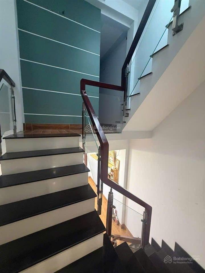Nhà 3 tầng, dt 5x20m, giá 7,x tỷ, đường tân kỳ tân quý, bình tân, hẻm 5m
