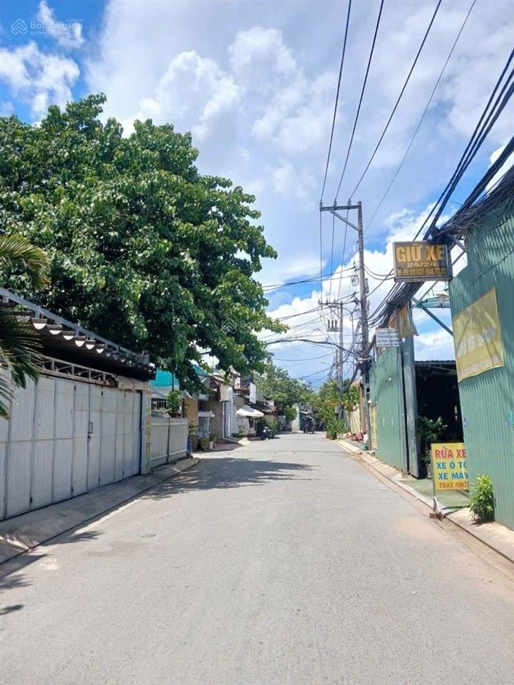 Mt nội bộ dt 4x20,5m, dọc kênh tham lương, giá nhỉnh 5 tỷ