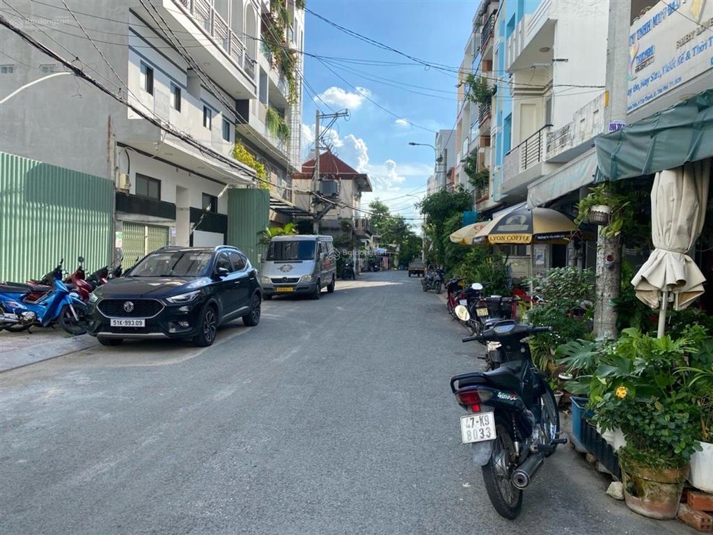 Nhà 97m2, chỉ 7 tỷ, ngay tân phú, qua trường đh công thương 5phút