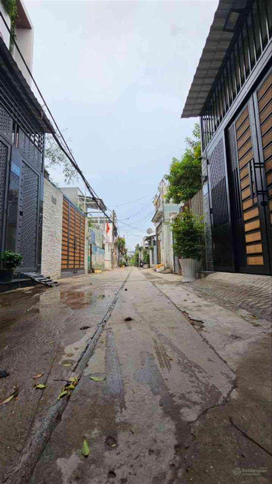 Nhà 4,5x21m, lê trọng tấn, kênh tham lương, 2 tầng kiên cố, hẻm trước nhà 5m