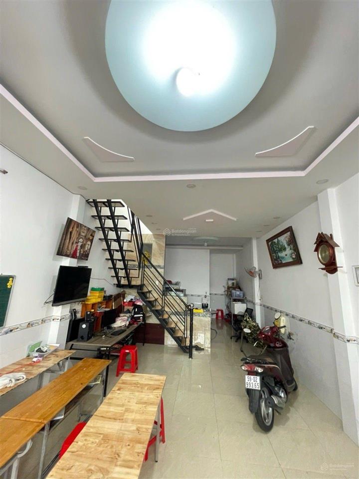 Nhà cách mặt tiền tân kỳ tân quý vài bước, dt 4,5x14m, giá nhỉnh 7 tỷ, 2 tầng thoáng mát