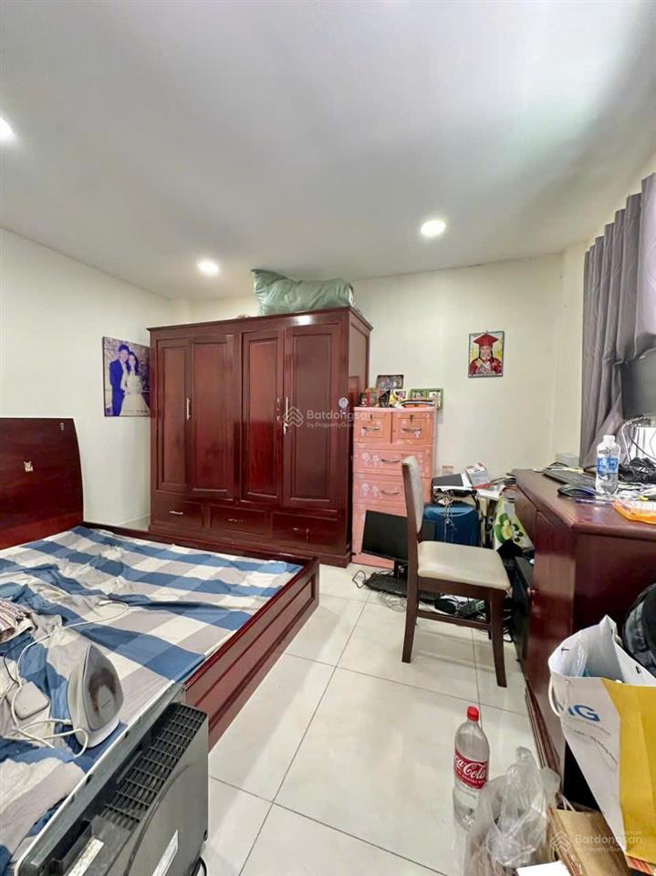 Giảm 300 triệu bán nhà 1 trệt 2 lầu đường bùi thị xuân  cách mặt tiền 1 căn