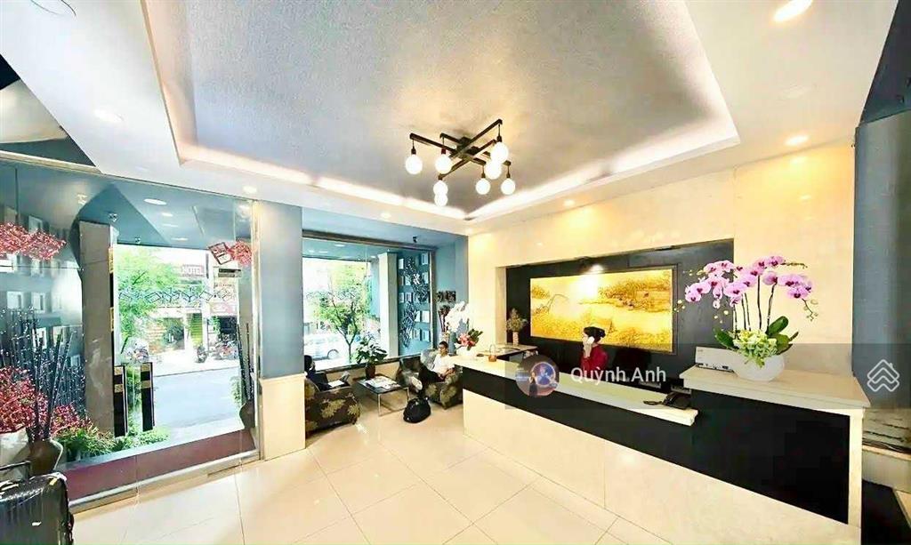 Bán nhà mặt tiền góc bà huyện thanh quan quận 3  9x29m cn 252m2 cho thuê 160 tr/th  75 tỷ