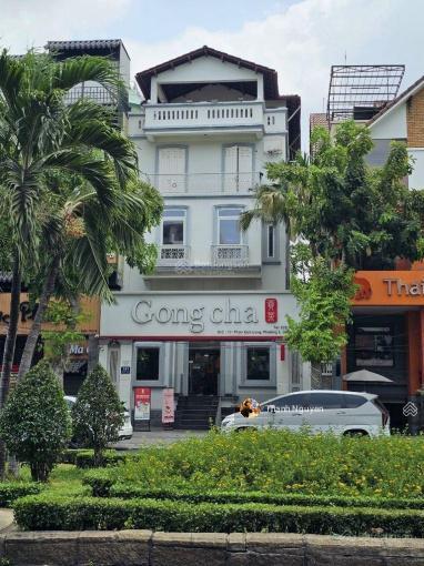 Mặt tiền thương hiệu  phan xích long, phú nhuận  dt 8x18m  3 tầng  hđt 150 triệu  giá 55 tỷ