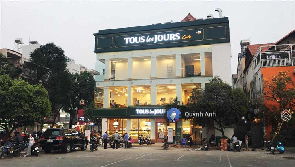 Góc 2 mt thương hiệu  nguyễn thị minh khai, p. pnl, quận 1  8.08x23m, 3 lầu, hđ 180 tr/th  55 tỷ