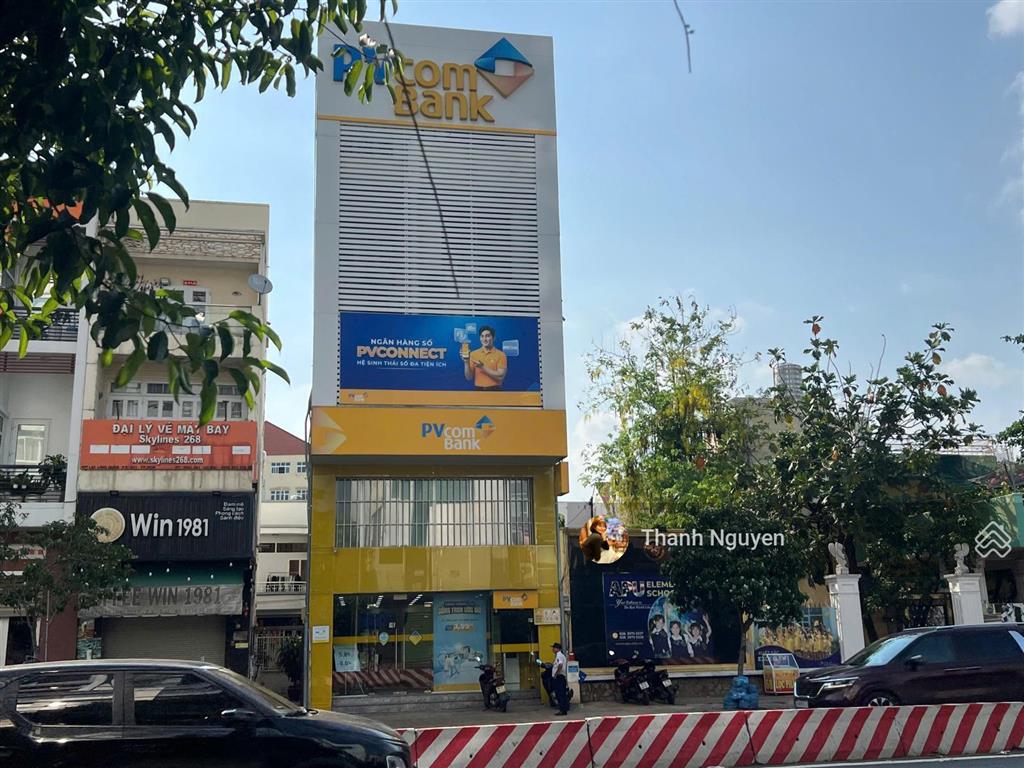 Bán tòa nhà mt lạc long quân  dt 7x15m  kc 6 tầng  ngân hàng thuê 76 triệu/tháng  26.8 tỷ