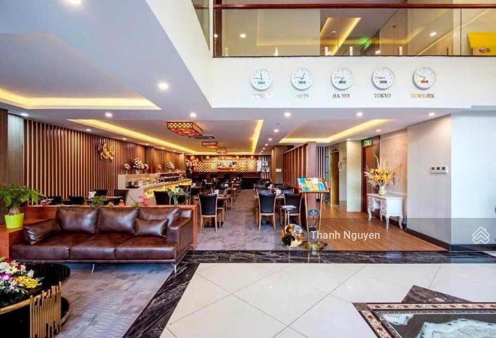 Ngay cửa ngõ sân bay! tòa nhà khách sạn mt trường sơn  15x25m  hầm 7 tầng  hđ 400 tr  150 tỷ
