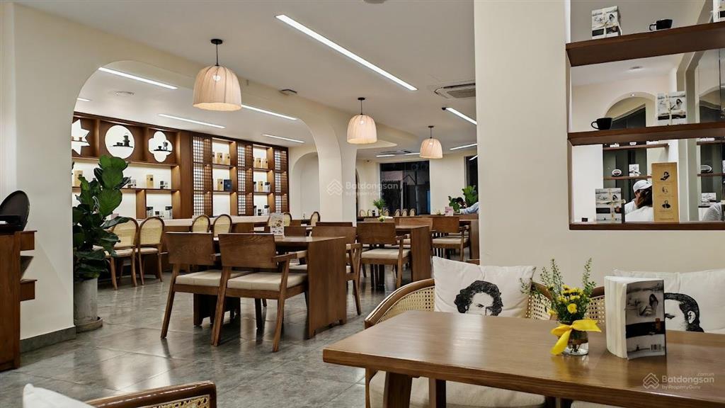 Góc 2mt hoàng văn thụ + phạm văn hai, tân bình  12x20m  5 tầng  hđt 300 triệu/th  giá 90 tỷ