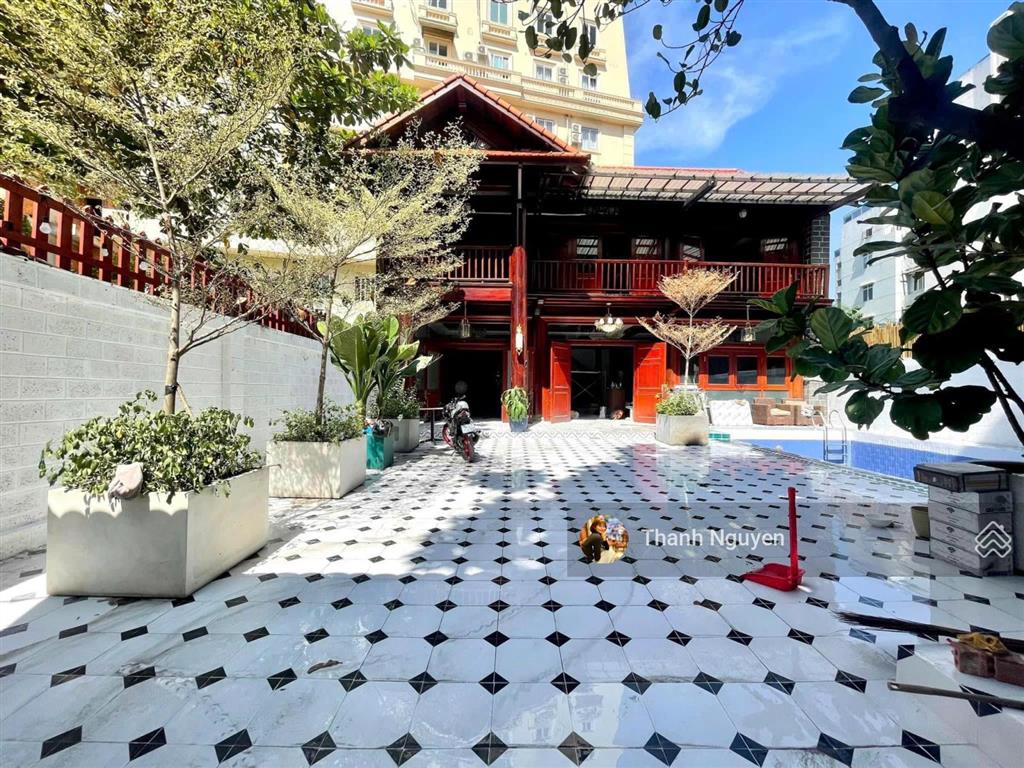 Bán gấp biệt thự nguyễn văn hưởng, p. thảo điền, q.2  dt 13x26m  cn 326m2 trệt lầu chỉ 50 tỷ