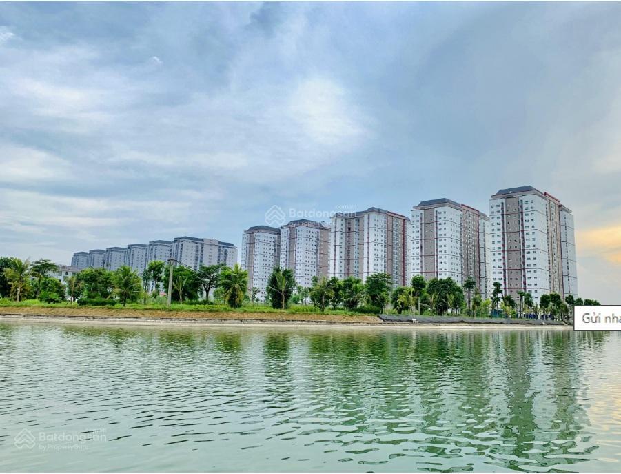 Bán lô đất 100m2, gần hồ giá 12.5 tỷ, vị trí trung tâm đầy đủ tiện ích