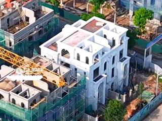 Bán nhà biệt thự 250m2, 2 mặt thoáng, đường 17m, vị trí chạy thẳng ra hồ, kinh doanh tốt