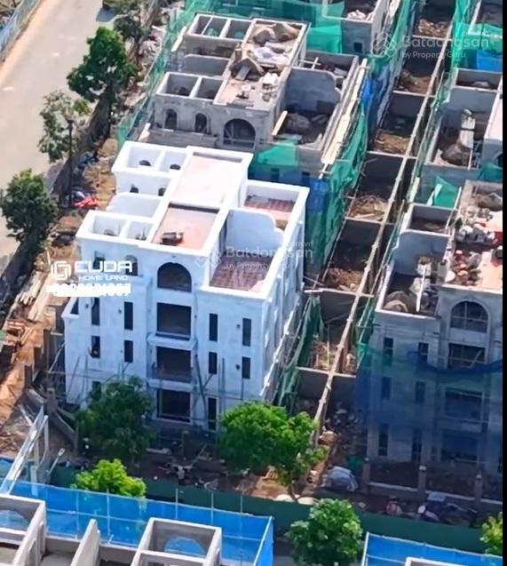 Bán nhà biệt thự 250m2, 2 mặt thoáng, đường 17m, vị trí chạy thẳng ra hồ, kinh doanh tốt