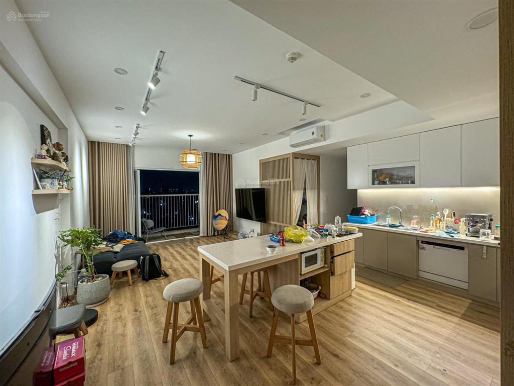 Căn hộ tại screc tower, đường trường sa, 90m2, 3pn, ntdd 15tr/tháng.  trúc 0932 742 ***