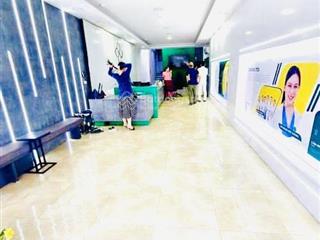 Mặt phố cầu giấy  tòa nhà 8 tầng  vỉa hè 4m  sổ vuông đét.