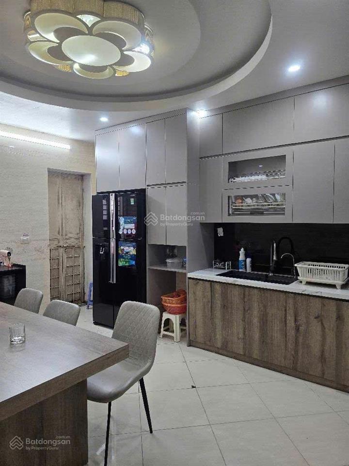 Mặt phố trường chinh  tòa nhà 6 tầng  mặt tiền quyền lực 14m  sổ vuông  giá đầu tư.