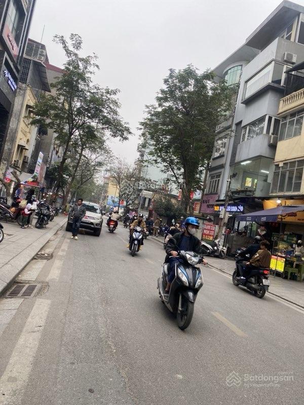 Giảm sốc 5 tỷ  mặt phố đội cấn  2 mặt thoáng  quỹ đất rộng  mặt tiền quyền lực 6m  sổ vuông.