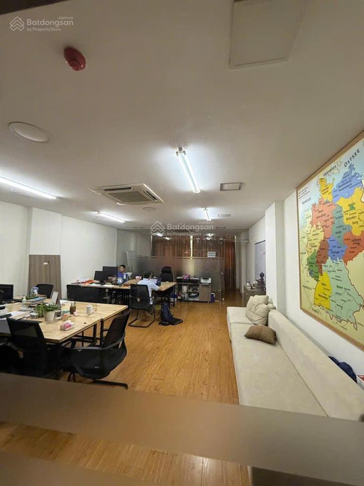 Mặt phố hoàng ngân  tòa nhà 8 tầng + hầm  mặt tiền quyền lực 5m  sổ vuông nở hậu.