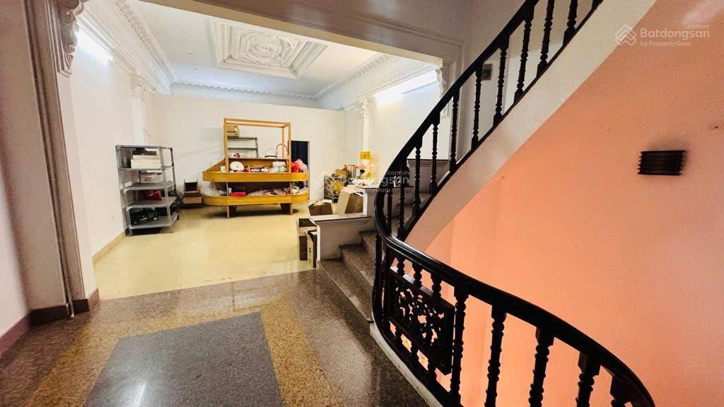 Mặt phố hòe nhai  quần thể phố cổ  mặt tiền quyền lực 6,5m  sổ nở hậu.