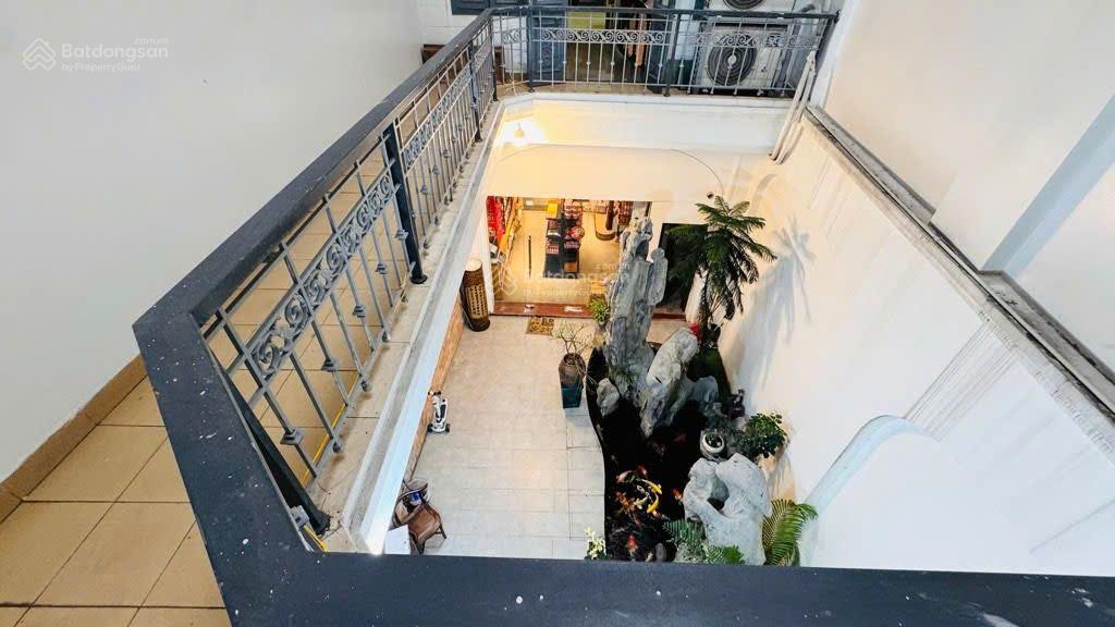 Mặt phố hòe nhai  quần thể phố cổ  mặt tiền quyền lực 6,5m  sổ nở hậu.