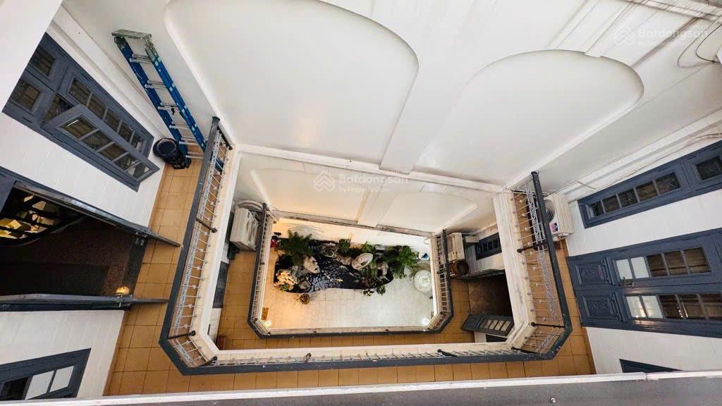 Mặt phố hòe nhai  quần thể phố cổ  mặt tiền quyền lực 6,5m  sổ nở hậu.