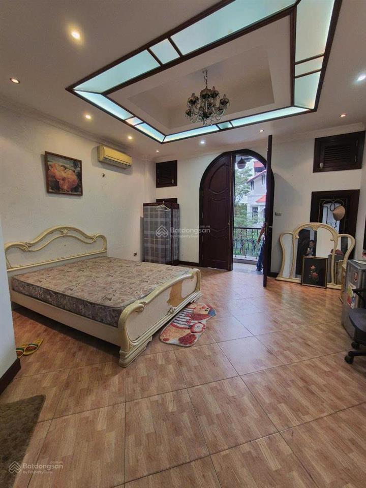 Mặt phố nguyễn thái học, hàng bông  tòa nhà 7 tầng  mặt tiền quyền lực 5m  sổ vuông đét.