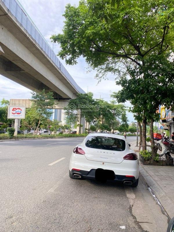 Mặt phố hoàng cầu  view hồ  mặt tiền quyền lực 5m  vỉa hè  sổ vuông vắn.