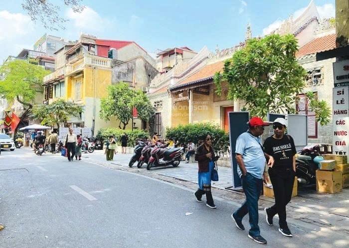 Mặt phố cổ hàng buồm  lõi phố cổ  giá trị của đẳng cấp  kinh doanh ngày đêm  sổ vuông.