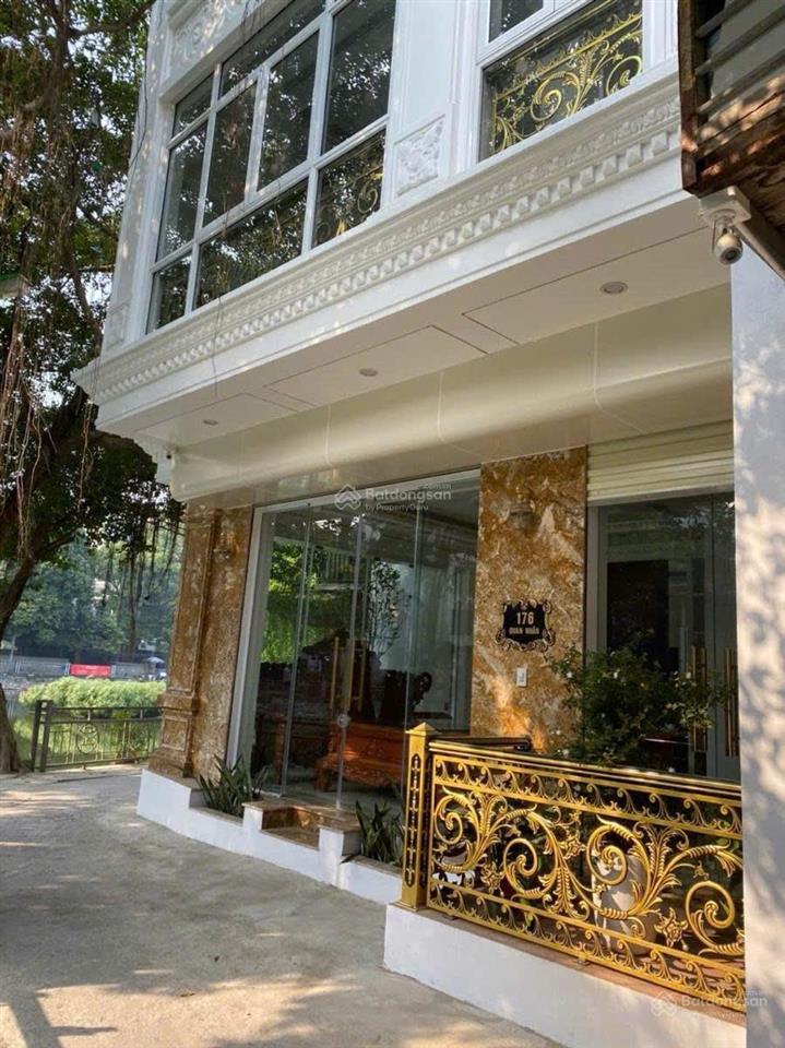 Mặt phố thanh xuân  view hồ cực đỉnh  3 mặt tiền  sổ vuông vắn
