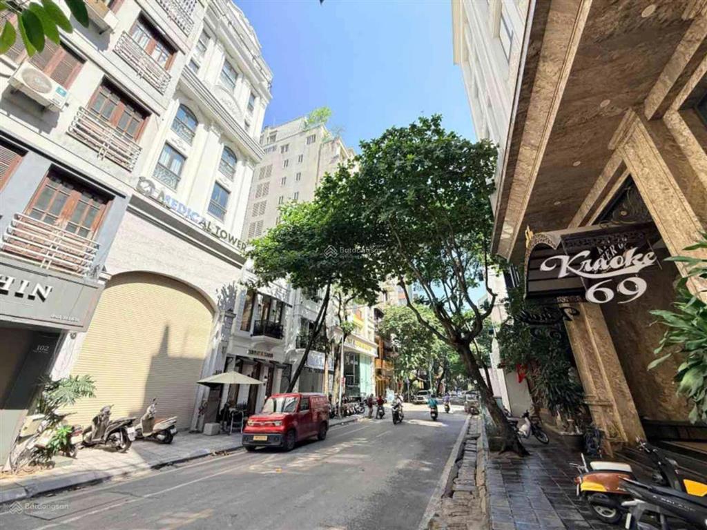 Mặt phố triệu việt vương  vincom bà triệu  tòa nhà 9 tầng  mặt tiền 7,3m  sổ vuông đẹp.