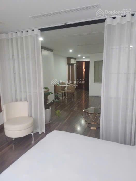 Mặt phố hàm long  ngã tư phố huế  toà nhà 9 tầng  mặt tiền 5,5m  dòng tiền  1 sổ 1 chủ.