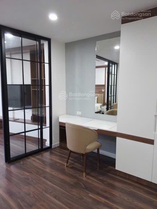 Mặt phố hàm long  ngã tư phố huế  toà nhà 9 tầng  mặt tiền 5,5m  dòng tiền  1 sổ 1 chủ.