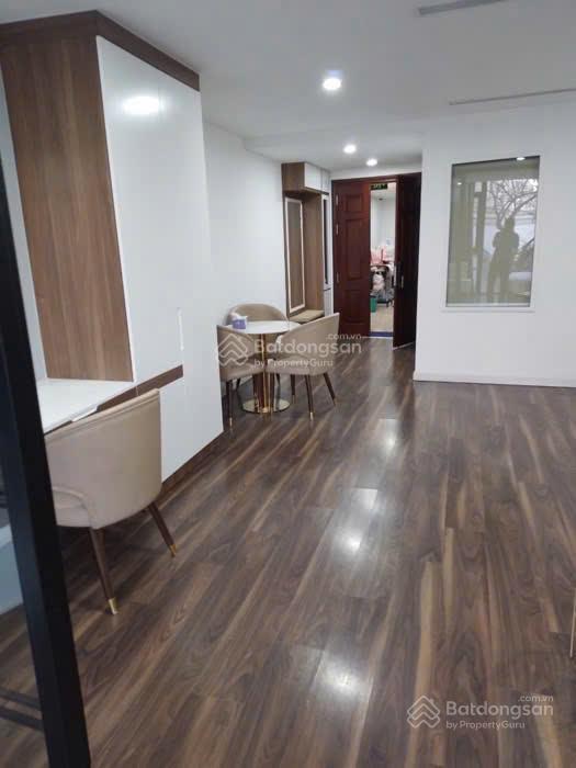 Mặt phố hàm long  ngã tư phố huế  toà nhà 9 tầng  mặt tiền 5,5m  dòng tiền  1 sổ 1 chủ.